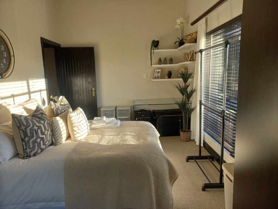 4 Bedroom Property for Sale in Hoekwil Western Cape